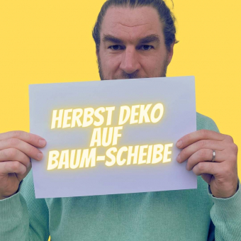 Herbstdeko-auf-Baumscheibe.jpg