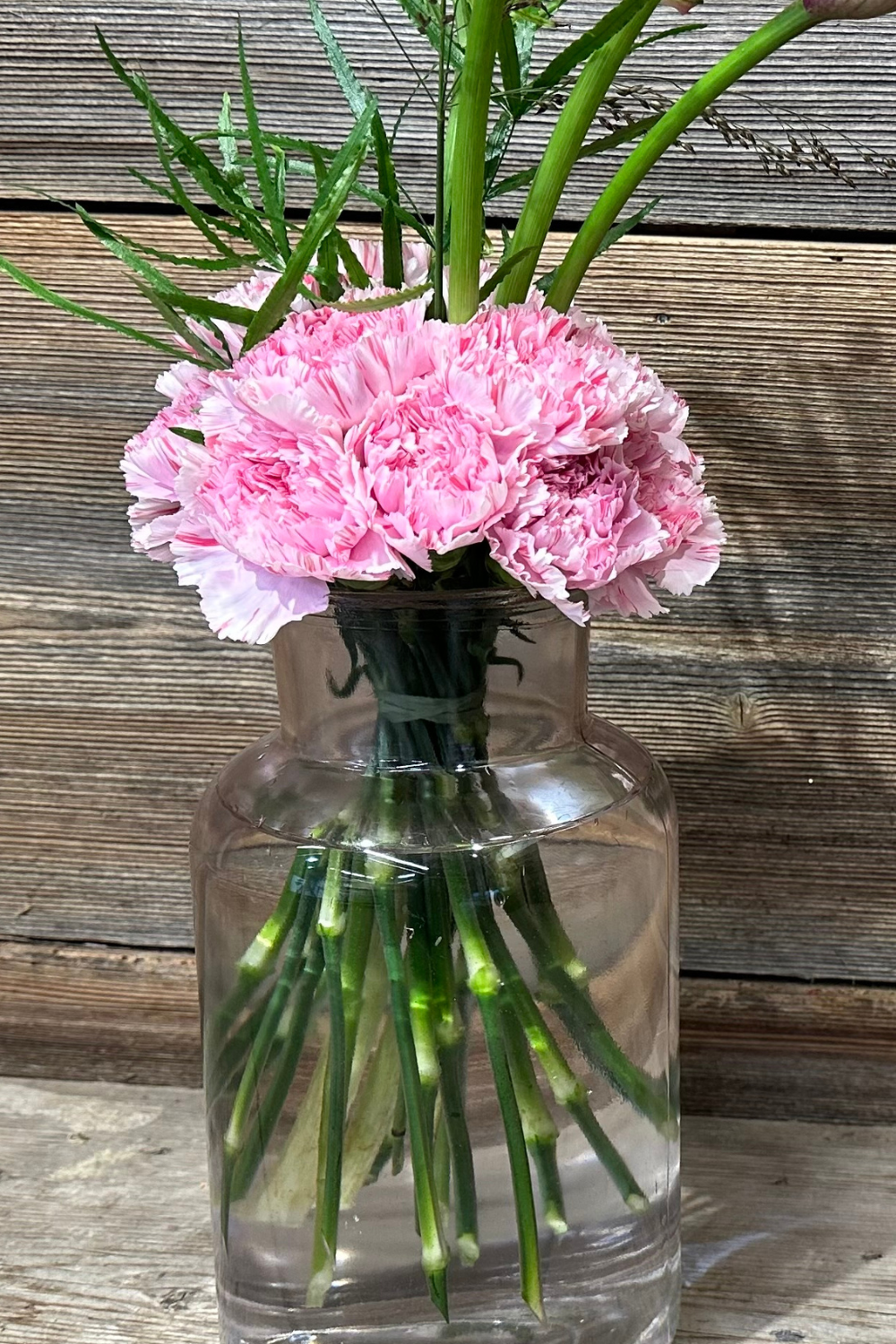 Blumenstrauß selber binden wie ein Profi – Schritt für Schritt Anleitung mit Calla und Nelken