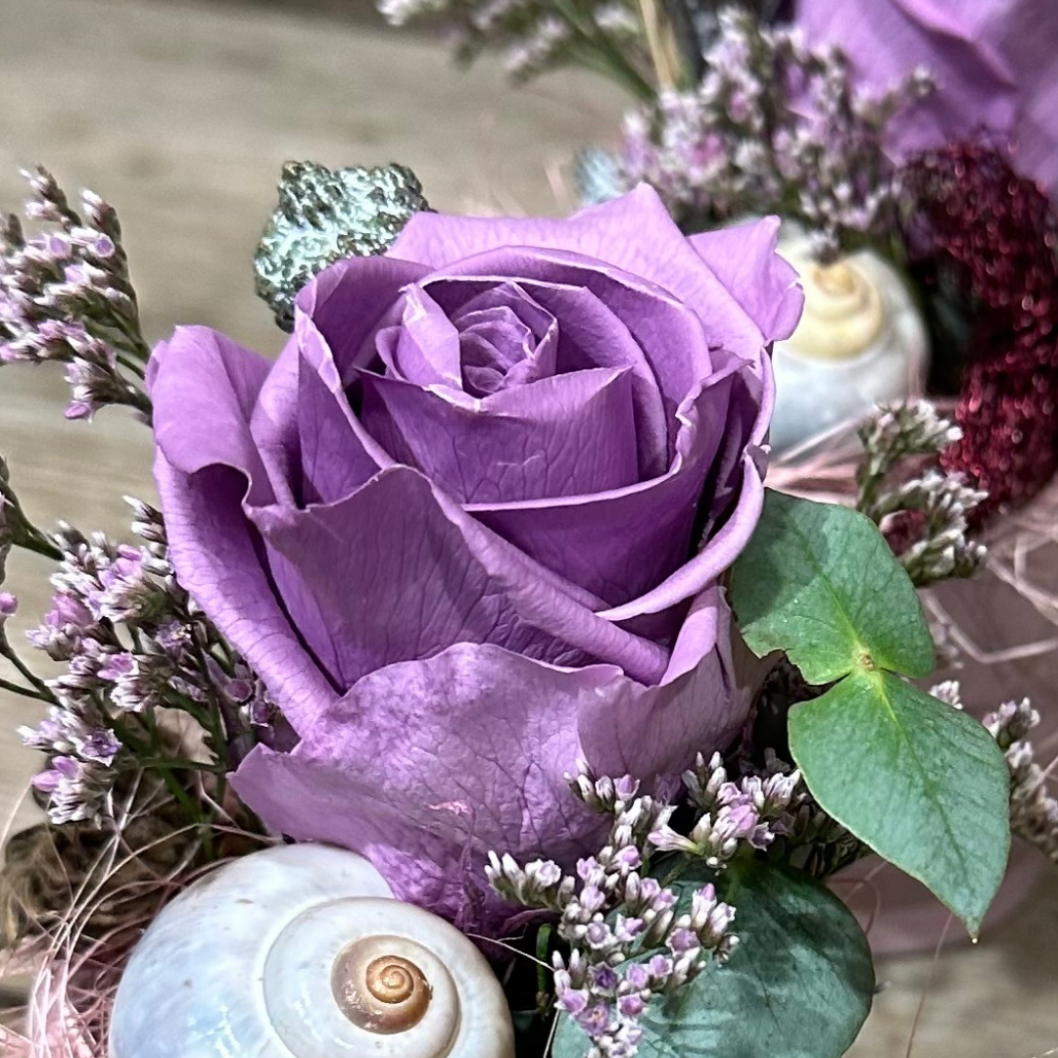 Rosengesteck mit einer ewigen Rose DIY Modernes Blumengesteck