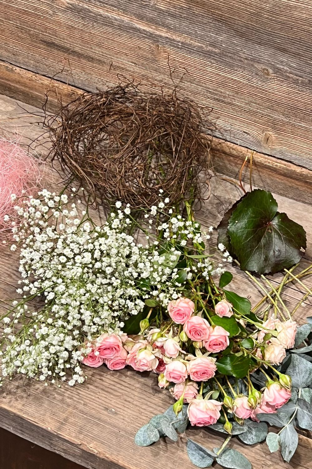 Material für einen Rosenstrauss als Blickfang für dein Wohnzimmer